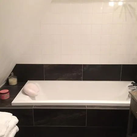 La Mouliniere, Jolie Longere Du Xviie 25, Chemin De La Source Oda ve Kahvaltı La Jaille-Yvon