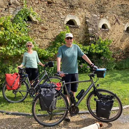 Bed & Breakfast La Moulinière, Jolie Longère Du Xviiè 25, Chemin De La Source La Jaille-Yvon