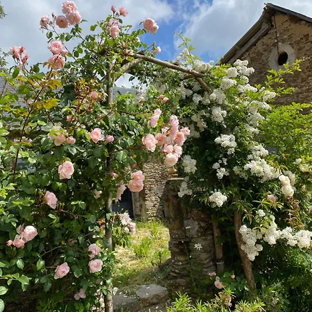 La Moulinière, Jolie Longère Du Xviiè 25, Chemin De La Source Bed & Breakfast